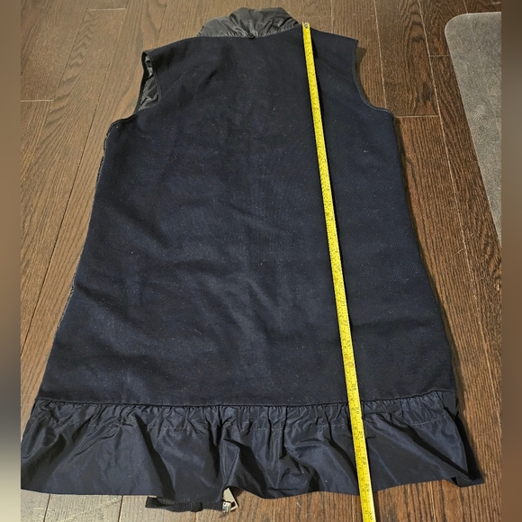 Moncler women navy down vest - Picture 10 of 11